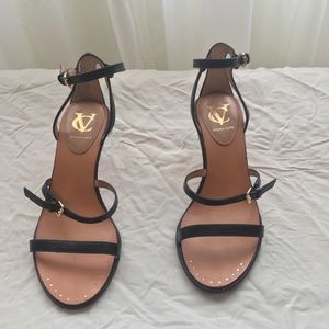 Vince Camuto low black sandal heels 8.5